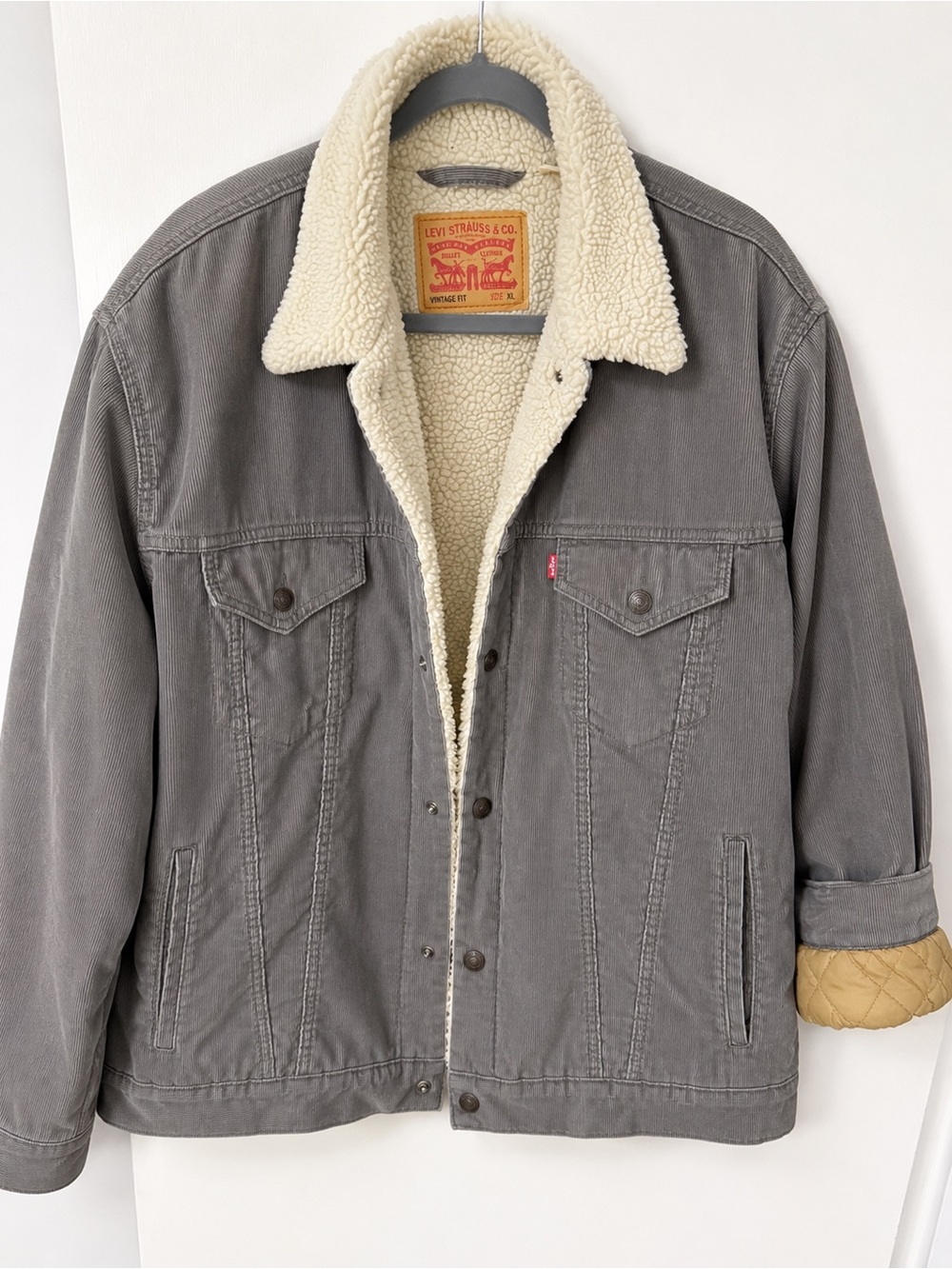Levi’s Vintage Fit Sherpa Lined Gray Corduroy Trucker Jacket Men’s XL